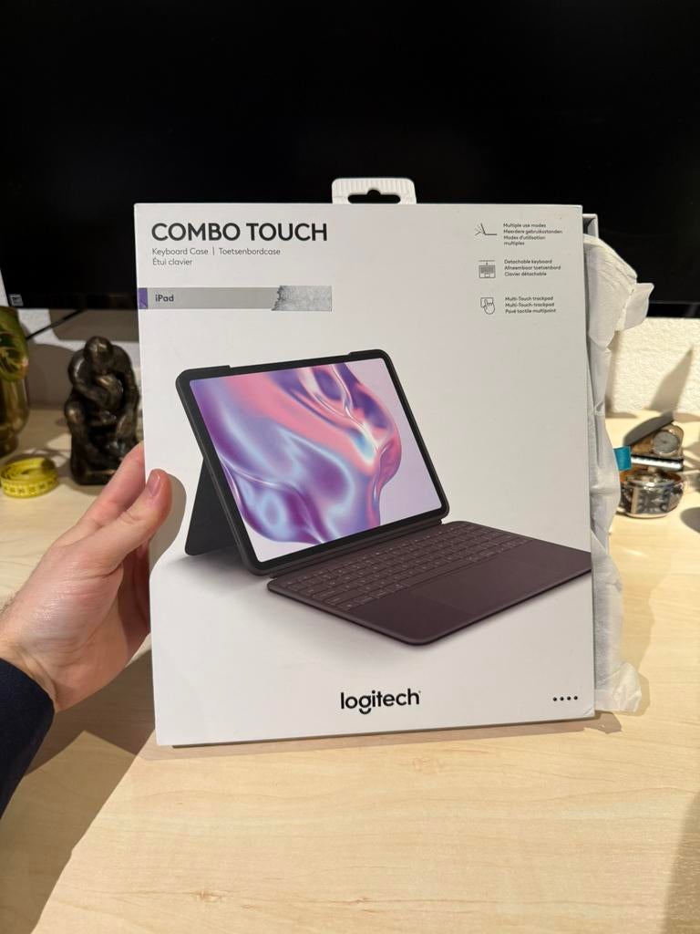 Logitech combo touch - ipad pro 13 - M4/M5, Computers en Software, Tablet-hoezen, Zo goed als nieuw, Bescherming voor- en achterkant