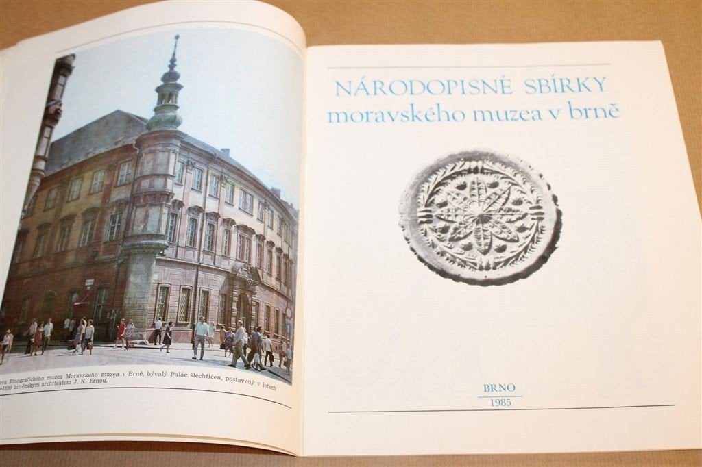 Národopisné Sbírky — Moravisch Museum Brno, Tsjechië, Ophalen of Verzenden, Gelezen, Europa
