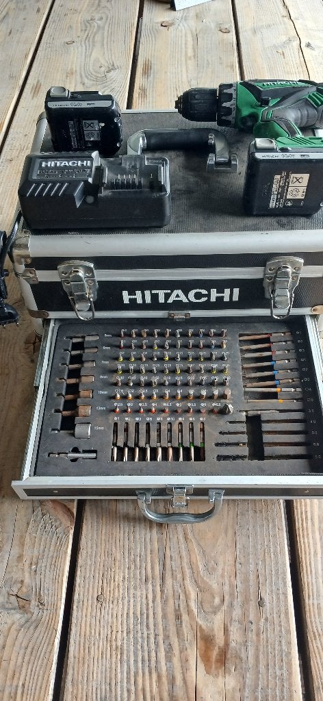 Hitachi DS14DJL 14.4V accuboormachine accuboor met bitjes, Ophalen of Verzenden, Gebruikt, 600 watt of meer, Boor- en Schroefmachine