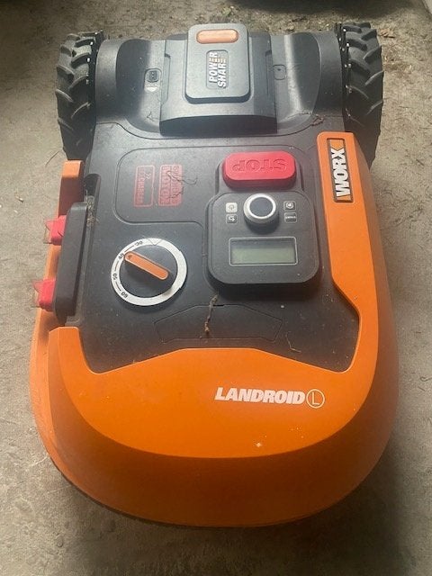 Worx robotmaaier L1000 WR 147E.1, Tuin en Terras, Robotmaaiers, Zo goed als nieuw, 20 tot 25 cm, Ophalen of Verzenden