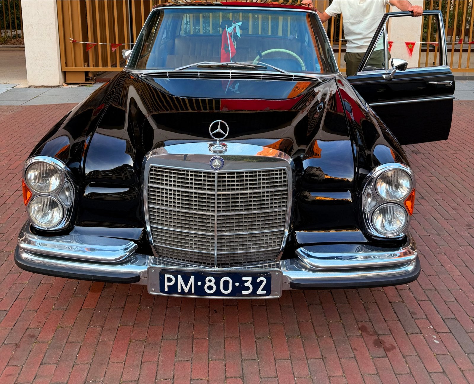 Mercedes-Benz S-Klasse 2.8 280 S 1969 Grijs, Origineel Nederlands, Handgeschakeld, 161 pk, Particulier
