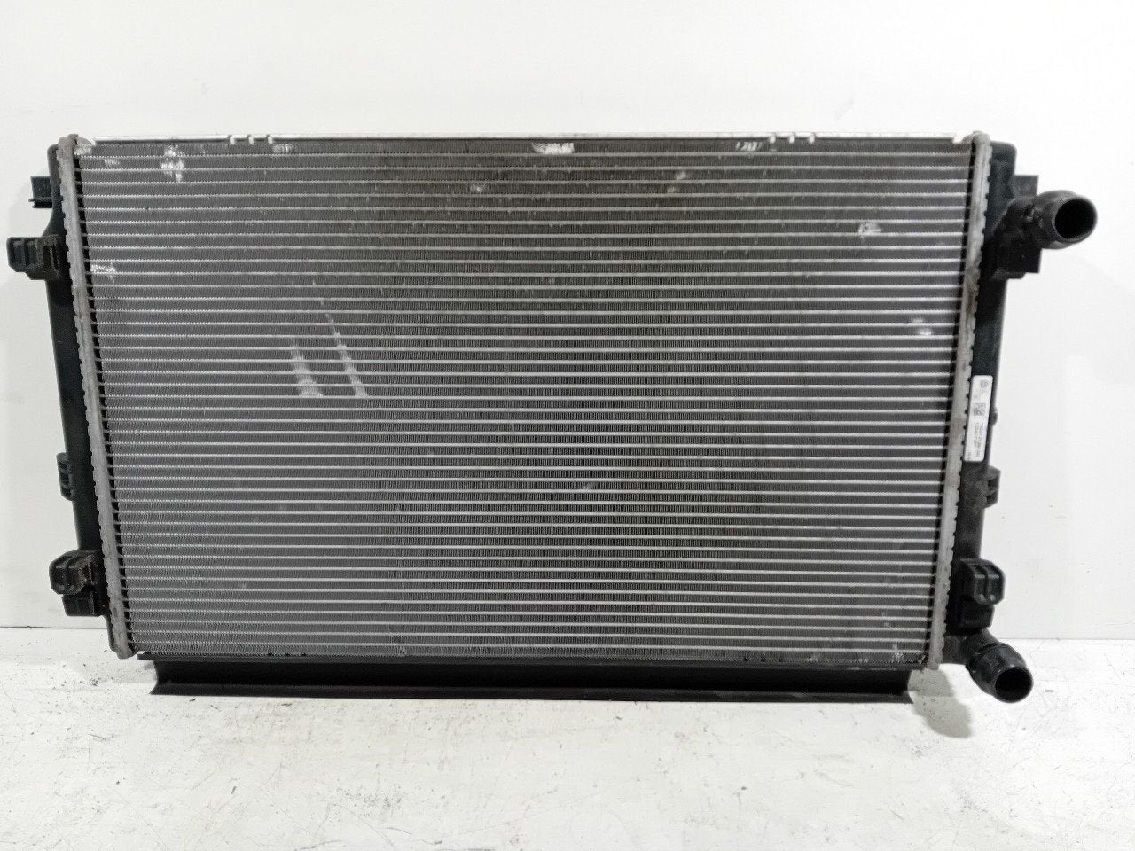 Radiateur Audi A3, Onderdelen@venauto.nl, Van der Ven Autorecycling B.V., Gebruikt, Ettenseweg 76, 4706 PB Roosendaal, The Netherlands