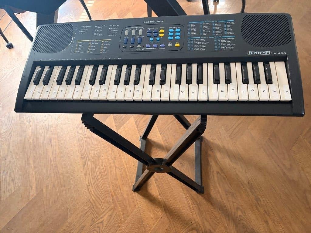Keyboard, Muziek en Instrumenten, Overige merken, Ophalen of Verzenden, Met standaard, 61 toetsen