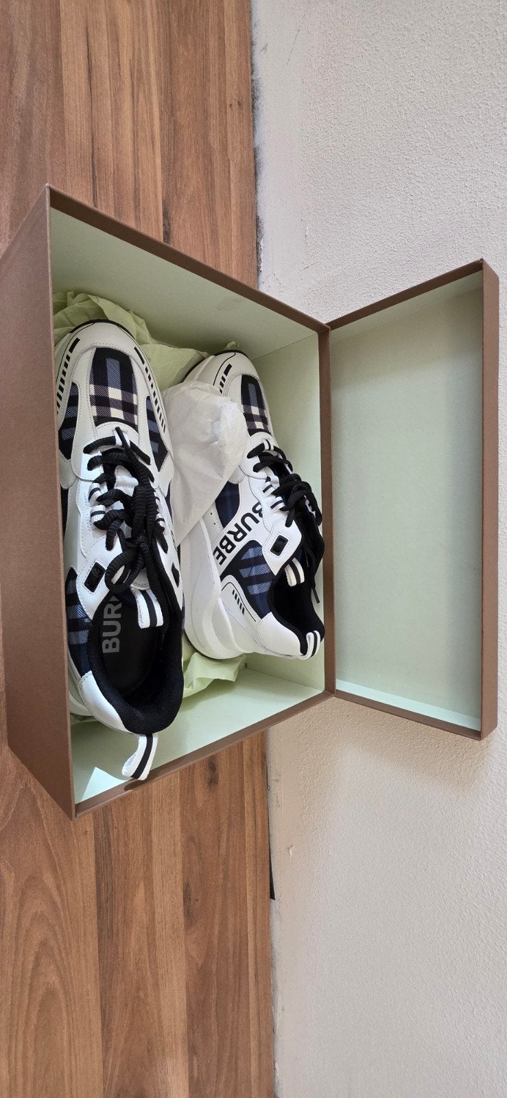 Burberry Sneakers, Wit, Nieuw, Ophalen of Verzenden, Sneakers of Gympen