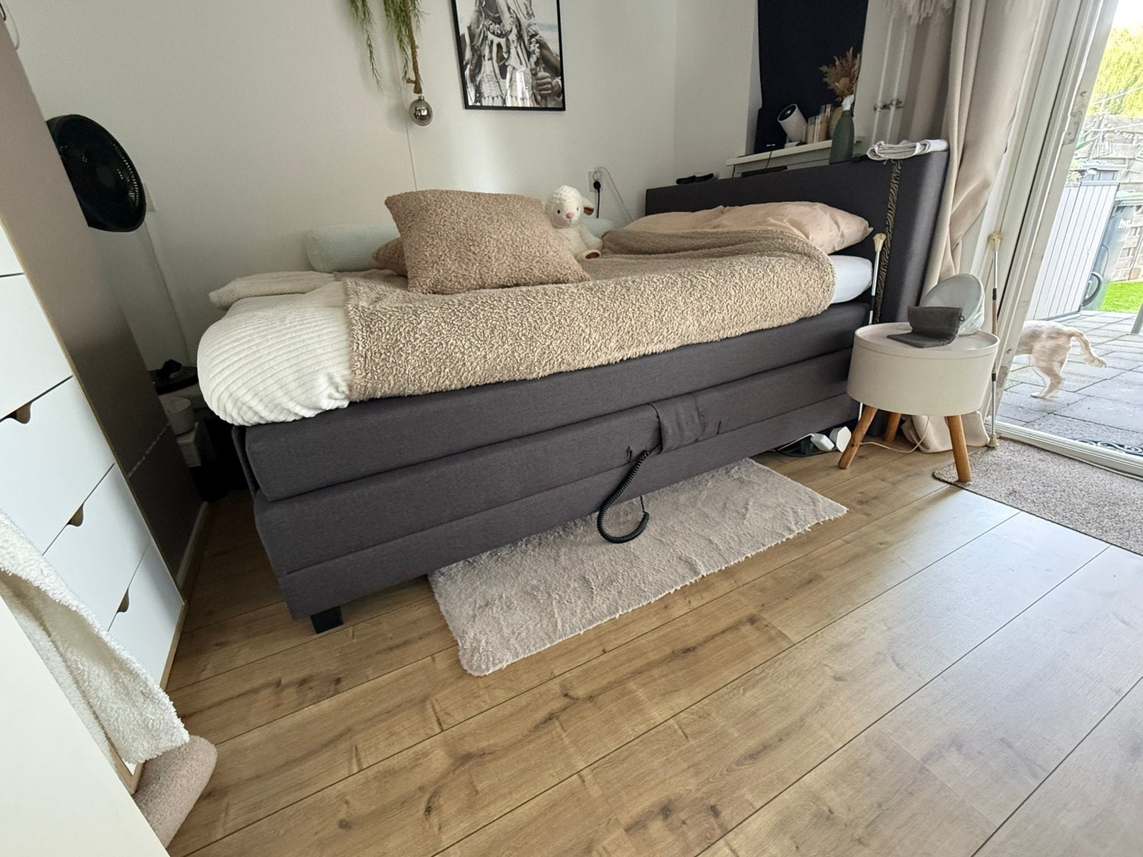Boxspring elektrisch 140x200cm, Ophalen, Zo goed als nieuw, Tweepersoons, 140 cm