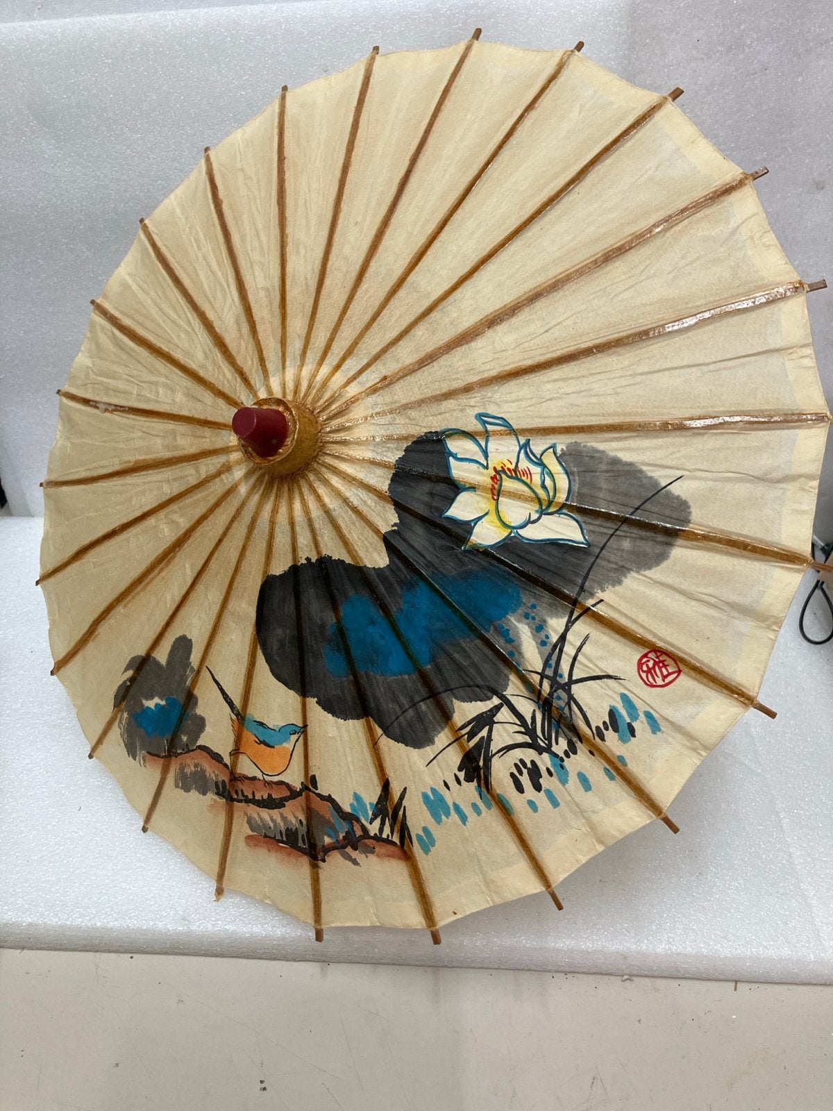 Decoratieve Chinese papieren paraplu met handgeschilderde vo, Ophalen of Verzenden, Nieuw, Overige kleuren