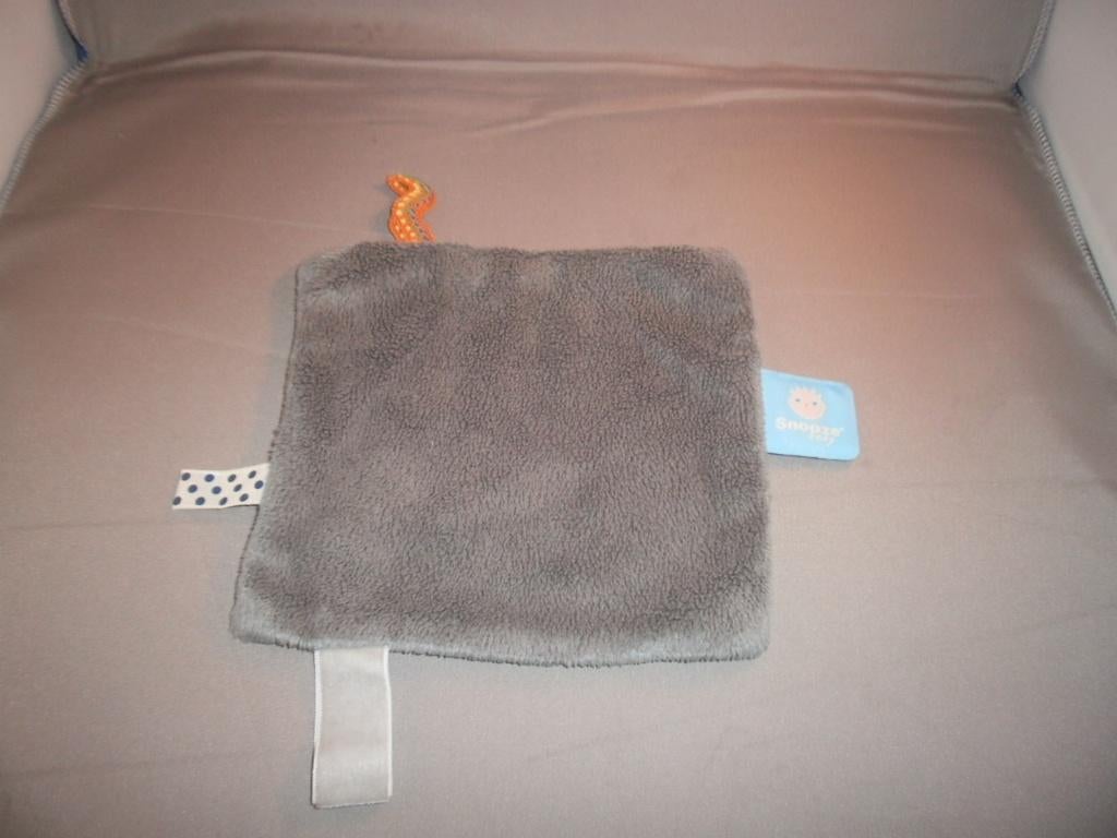 15x15 snoozebaby doekje grijs/wit velours 3 labels grijs/wit, Kinderen en Baby's, Speelgoed | Knuffels en Pluche, Overige typen