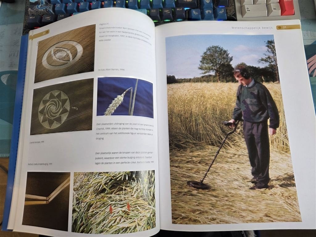 Graancirkels — Wereldwijd Mysterie & Fotoboek, Ophalen of Verzenden, Zo goed als nieuw, Overige onderwerpen, Achtergrond en Informatie