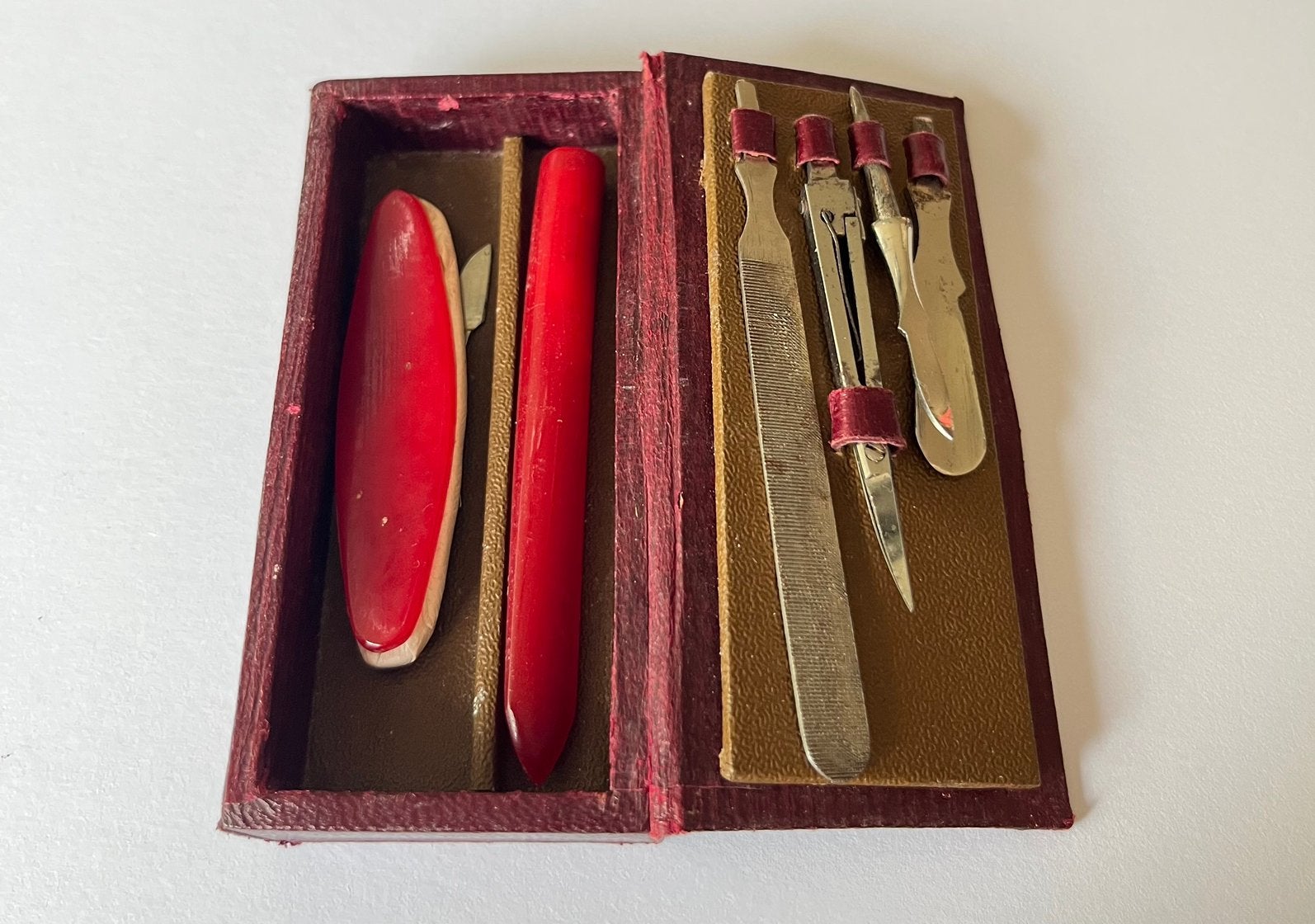 VINTAGE MANICURESET, Verzenden