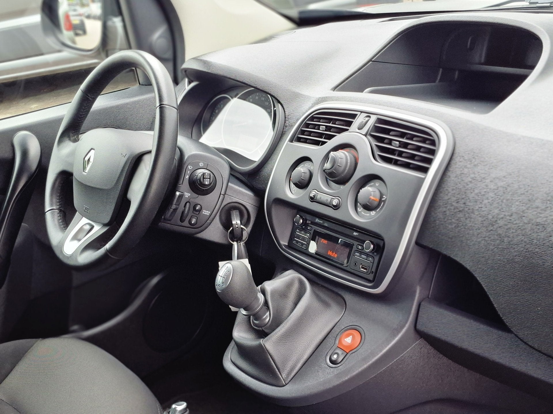 Renault Kangoo Family 1.2 TCe 3+1 Rolstoelvervoer Start&Stop, Auto's, Voorwielaandrijving, 1362 kg, Gebruikt, Euro 6