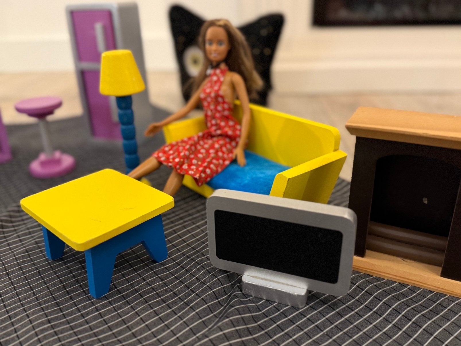 Houten poppenhuismeubels- Barbie formaat, Ophalen of Verzenden, Zo goed als nieuw, Meubelstuk of Keukentje