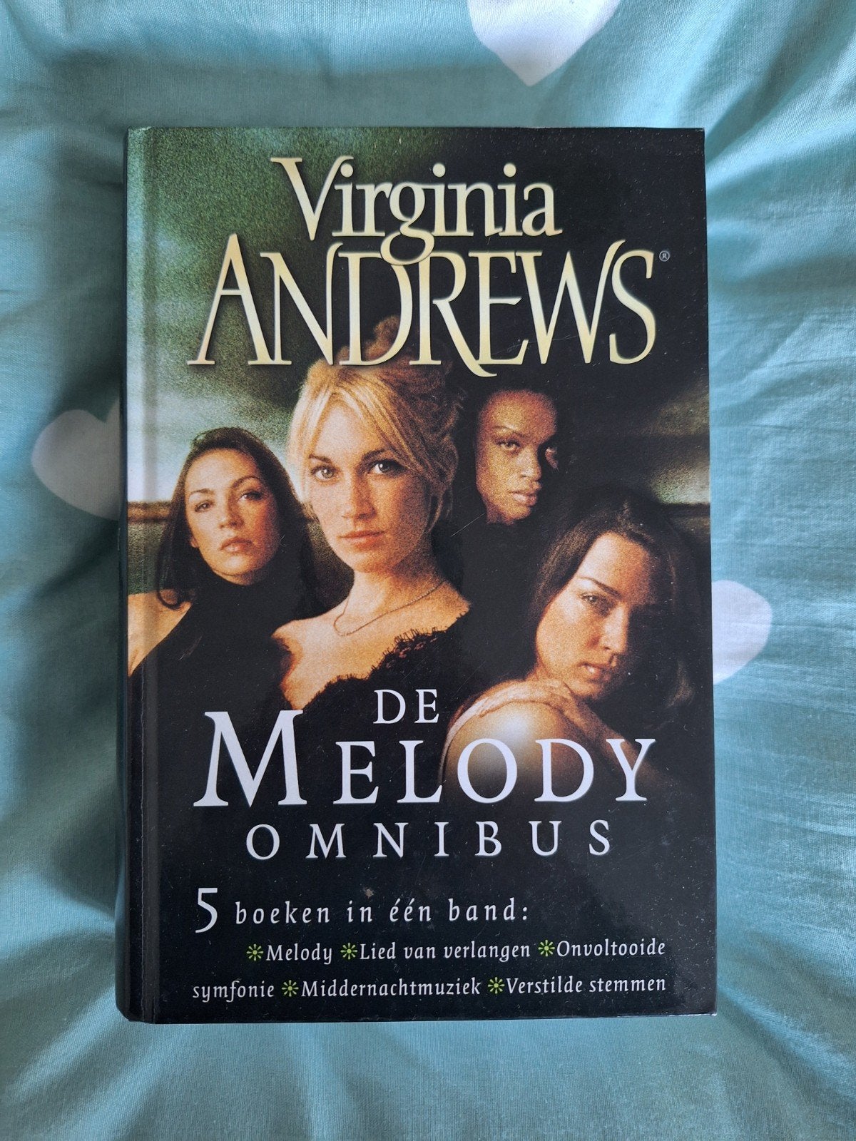 De Melody Omnibus (5 boeken in 1 band) Virginia Andrews, Ophalen of Verzenden, Zo goed als nieuw, Virginia Andrews
