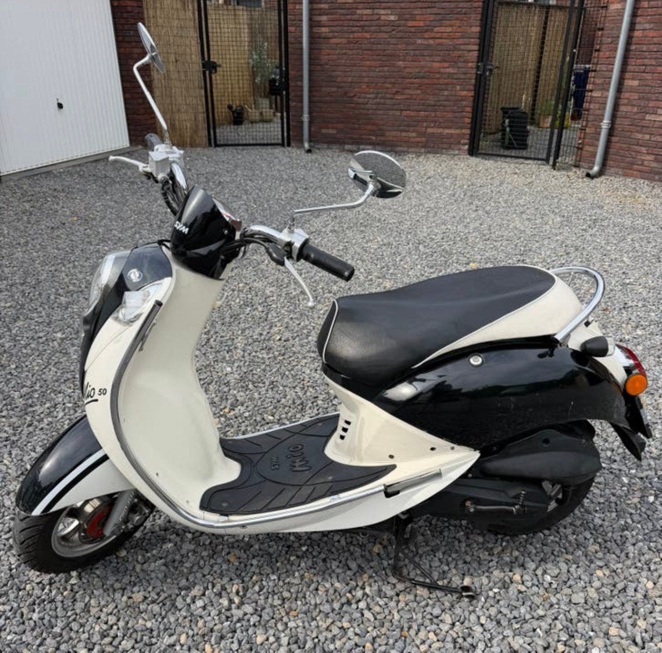 SYM Mio 50CC uit 2011 - 1e Eigenaar, Fietsen en Brommers, Scooters | SYM, Gebruikt, Maximaal 45 km/u, Benzine, 50 cc