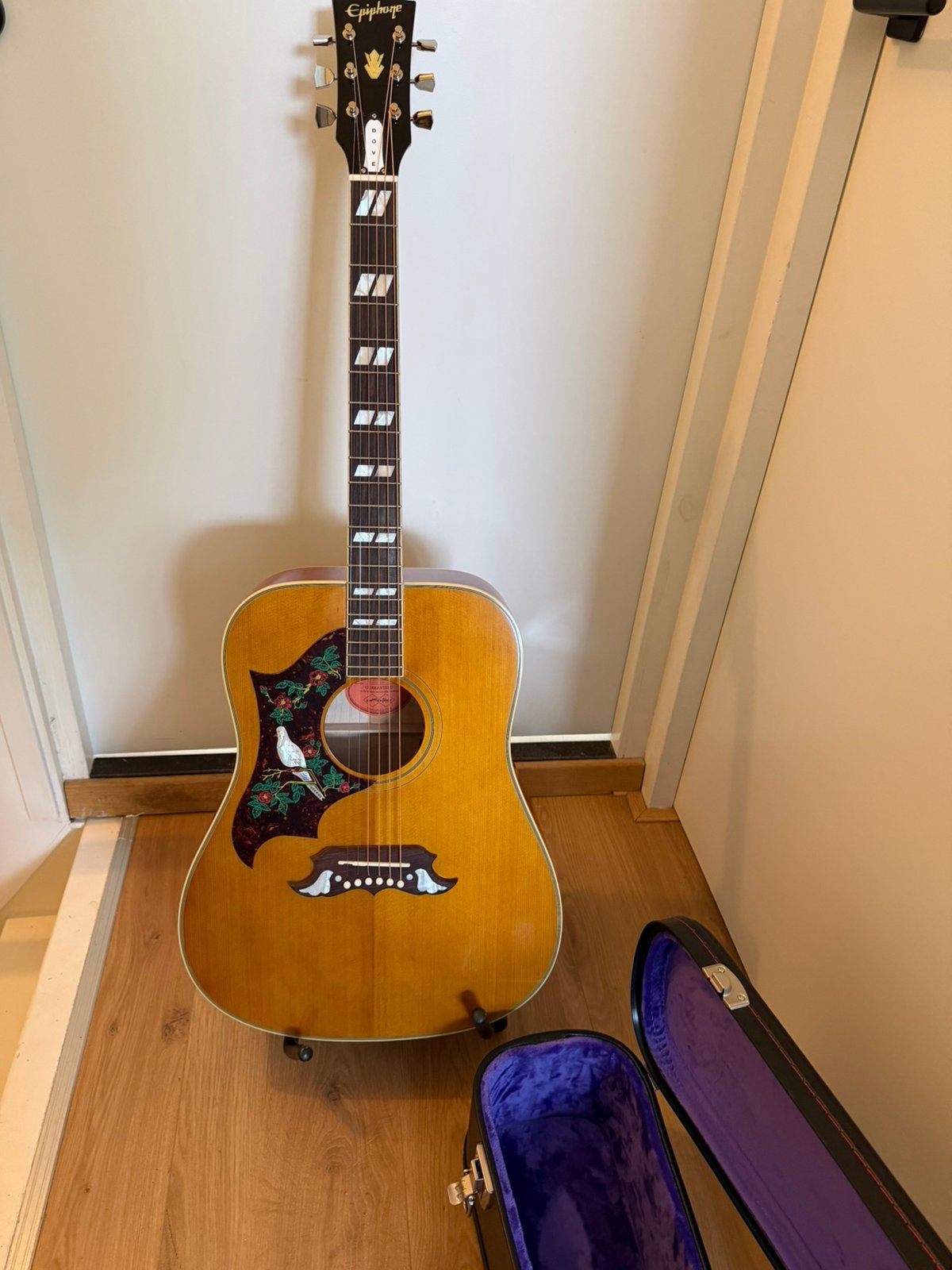 Epiphone Inspired by Gibson 1963 Dove Reissue Left Handed, Muziek en Instrumenten, Snaarinstrumenten | Gitaren | Akoestisch, Klassieke of Spaanse gitaar