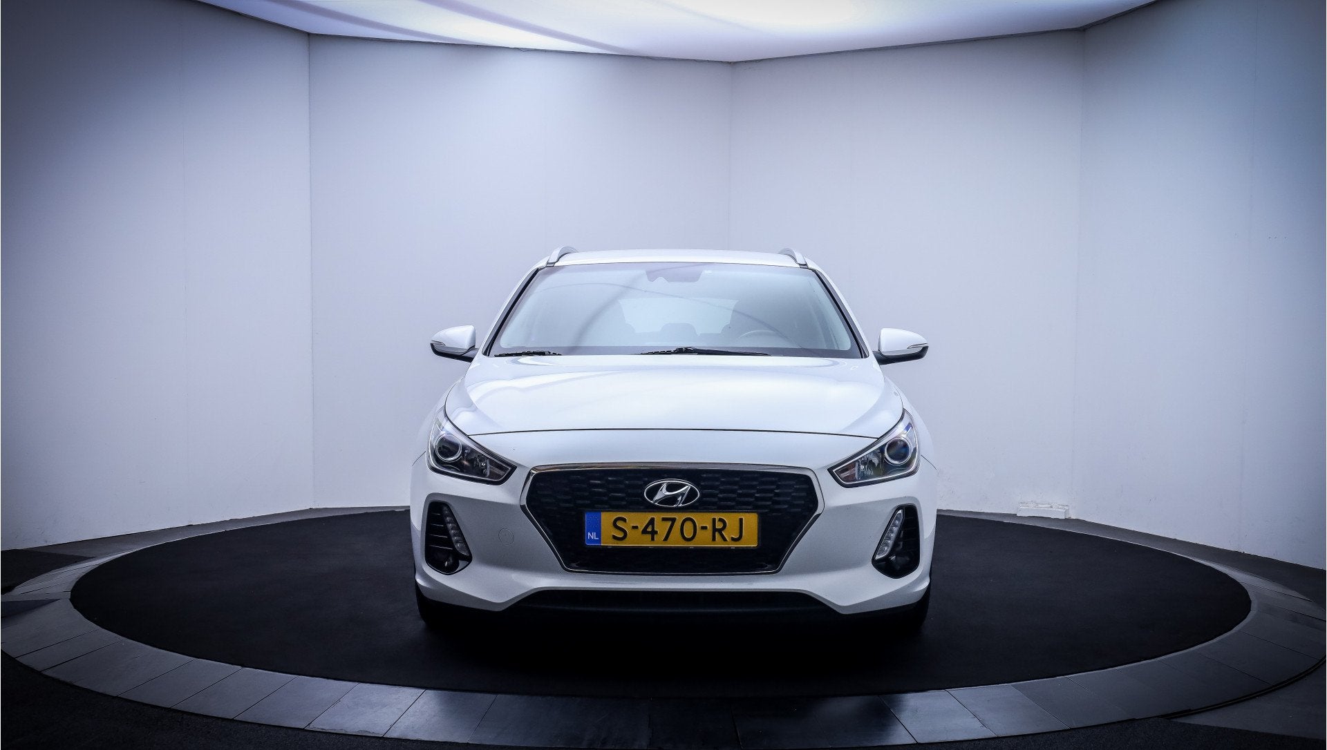 Hyundai i30 Wagon 1.4 T-GDI Aut. PREMIUM CAMERA | CARPLAY |, Stof, 4 cilinders, Wit, 600 kg
