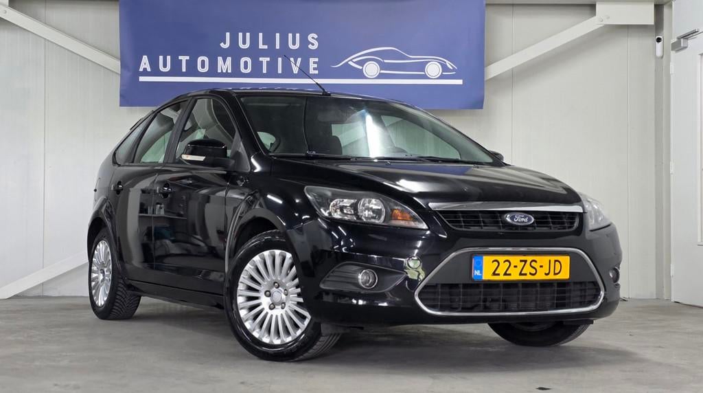 Ford Focus 1.6 Titanium Trekhaak Automaat Clima APK 05-2027, Auto's, 1596 cc, Gebruikt, 4 cilinders, Zwart
