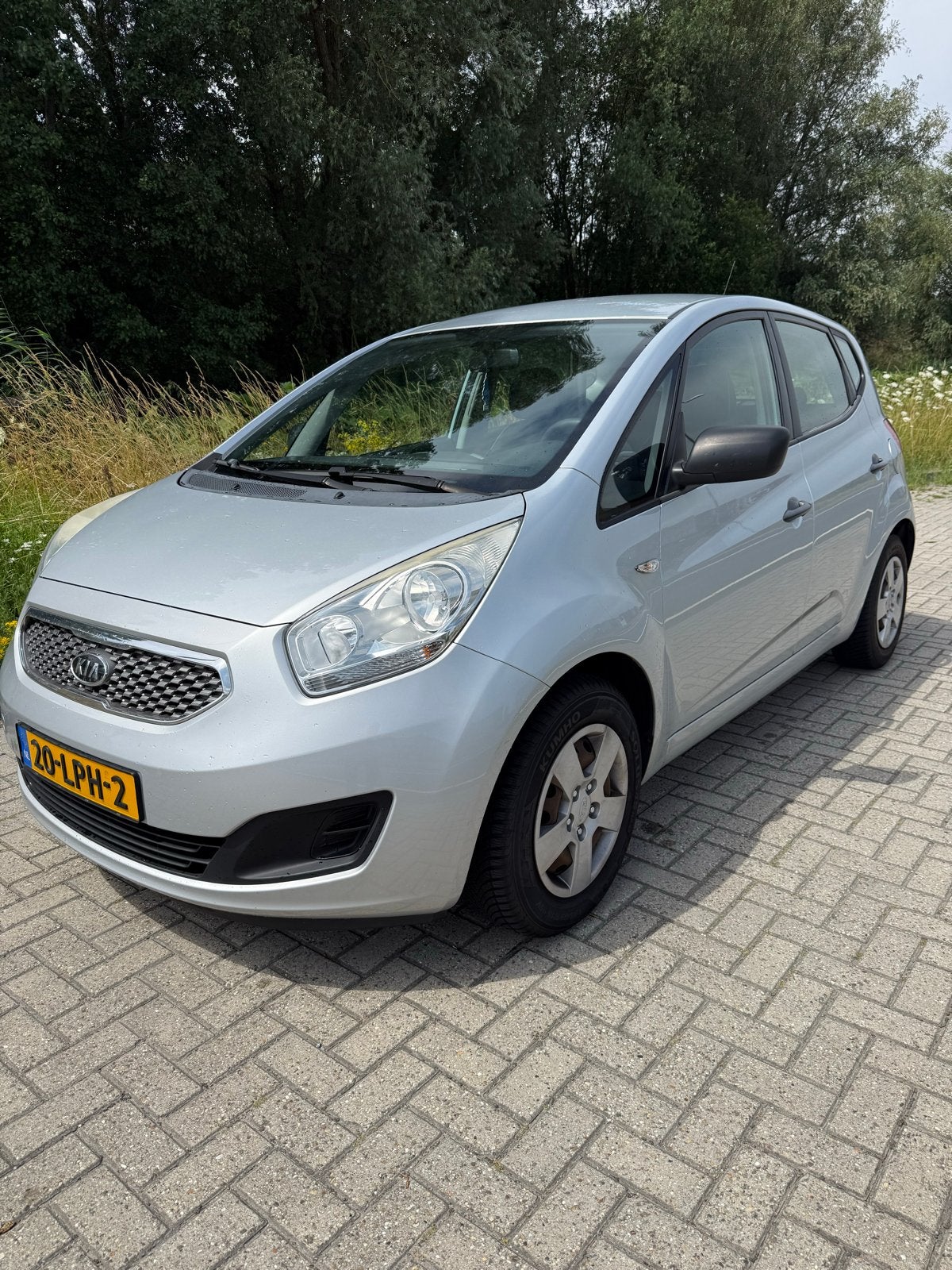 Kia Venga 1.4 Cvvt 90pk 2010 Grijs, Auto's, Kia, Voorwielaandrijving, 4 cilinders, 1396 cc, 1153 kg