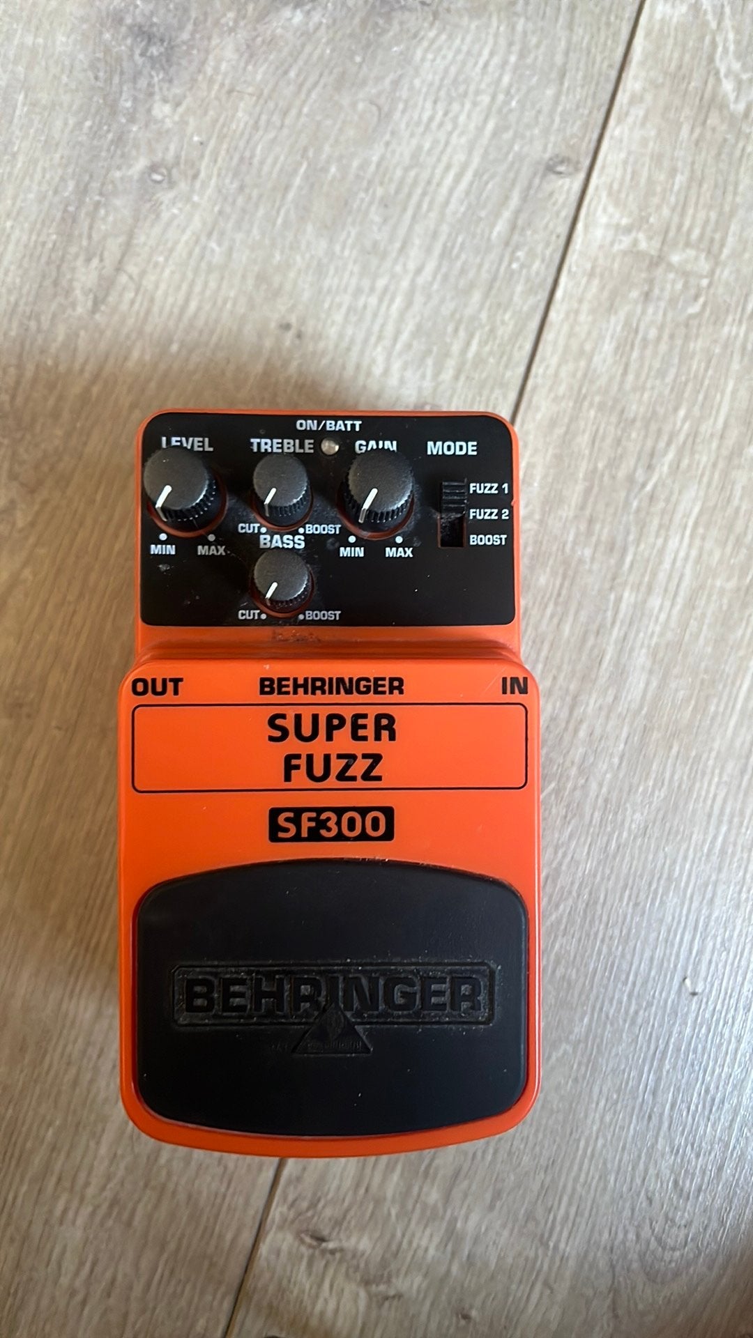 Behringer Sf300, Ophalen, Zo goed als nieuw