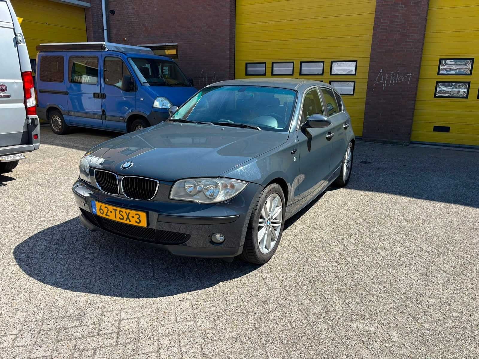 BMW - 2005 - 1-serie - 118i - Automaat - Personenauto, Auto's, Gebruikt, Bedrijf, Euro 4, Hatchback