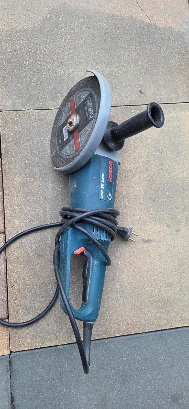 Bosch GWS 25-230 Professional – Krachtige 230 mm slijptol, Ophalen of Verzenden, Gebruikt, 1000 watt of meer, Haakse handslijpmachine