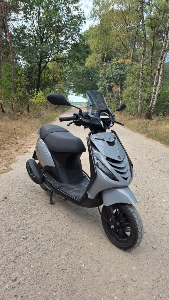 Piaggio zip 45 km/h scooter uit 2019, Fietsen en Brommers, Scooters | Piaggio, Ophalen, Gebruikt, Maximaal 45 km/u, Zip