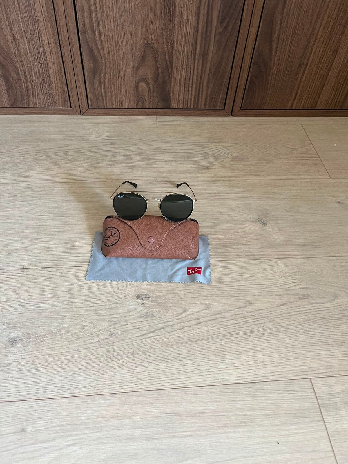 Ray-Ban Rond Double Bridge RB3647N Zonnebril, Sieraden, Tassen en Uiterlijk, Zonnebrillen en Brillen | Dames, Zo goed als nieuw