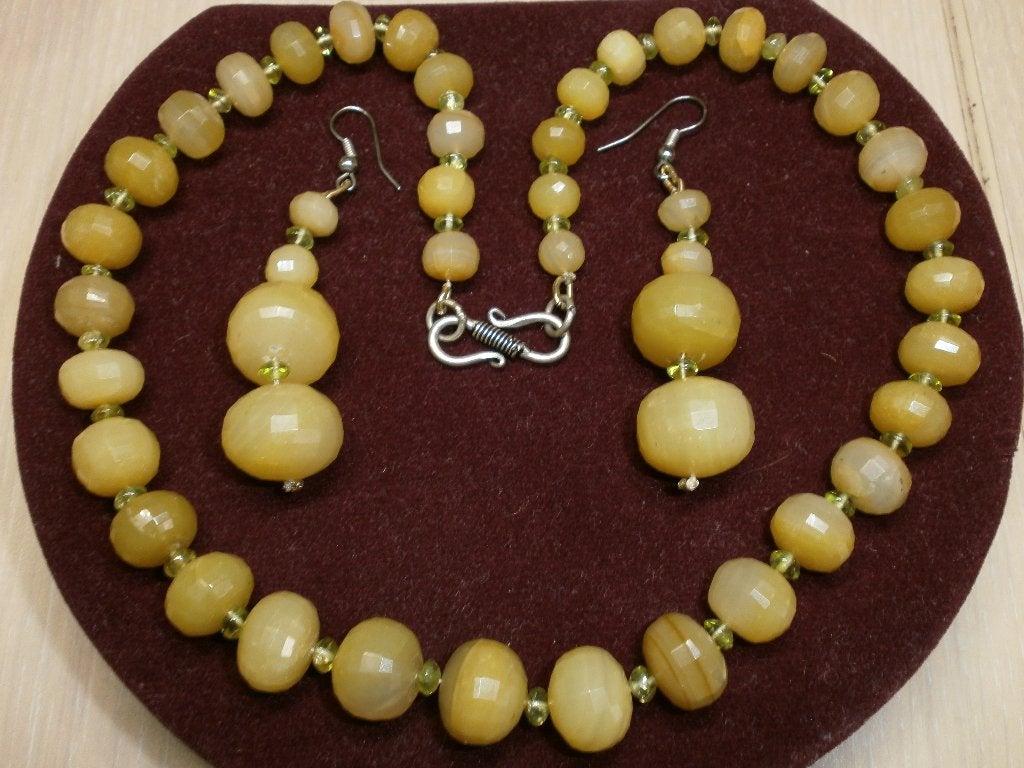 Opaal ketting en oorbellen %100 natuurlijk opaal set 300 Krt, Sieraden, Tassen en Uiterlijk, Kettingen, Ophalen, Geel, Zo goed als nieuw
