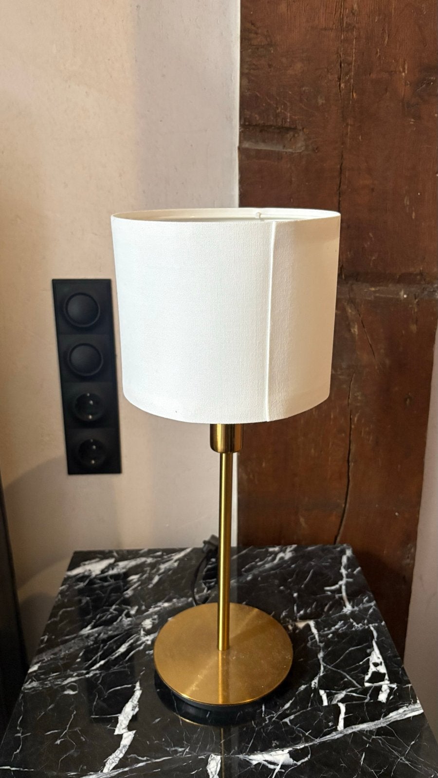 IKEA RINGSTA/SKAFTET tafellamp goud met wit, zo goed als nie, Ophalen of Verzenden, Zo goed als nieuw, Metaal, Minder dan 50 cm