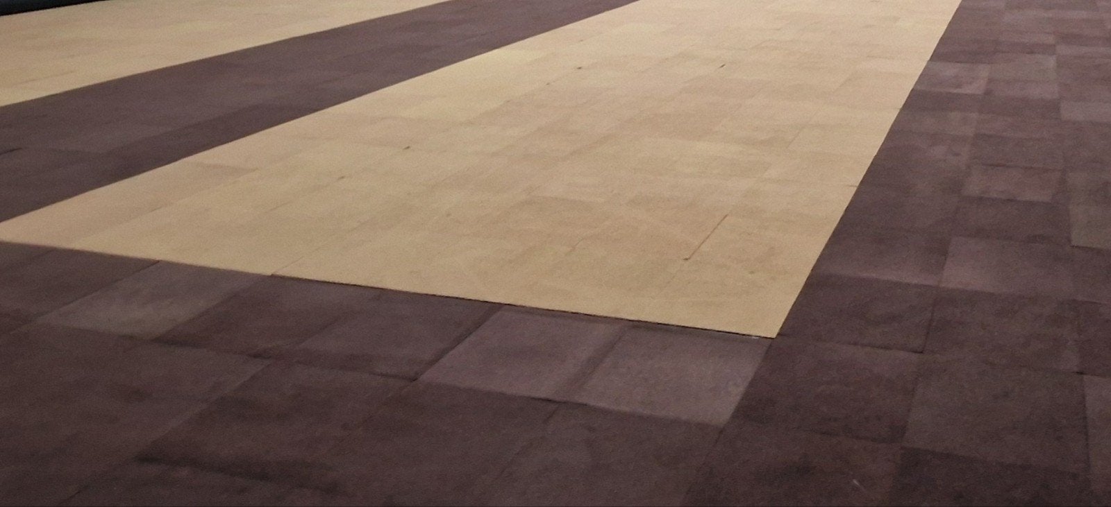 Tapijttegels - ca. 1000m2, bruin en beige, nog goed voor een, Ophalen, Gebruikt, 50 tot 100 cm, Vierkant
