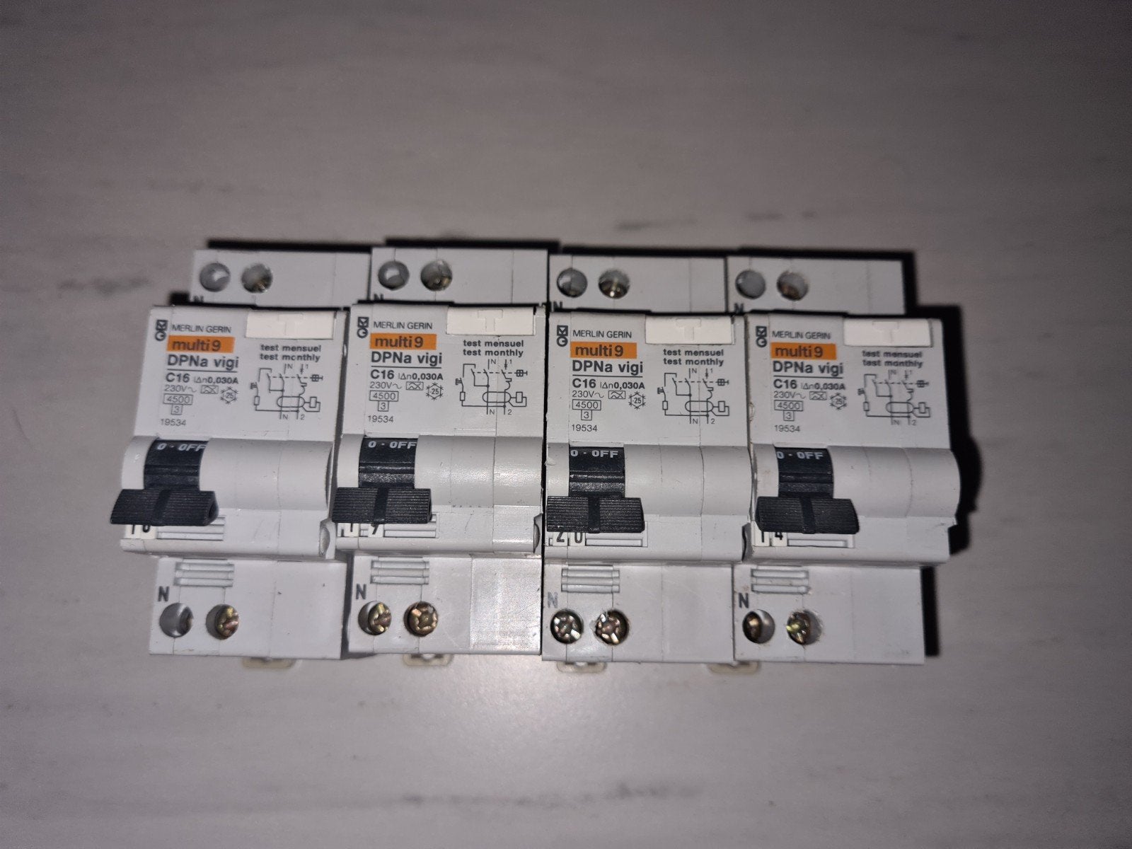 4x Merlin Gerin Multi9 DPNa vigi C16 aardlekautomaten, Doe-het-zelf en Verbouw, Ophalen of Verzenden, Gebruikt, Schneider Electric