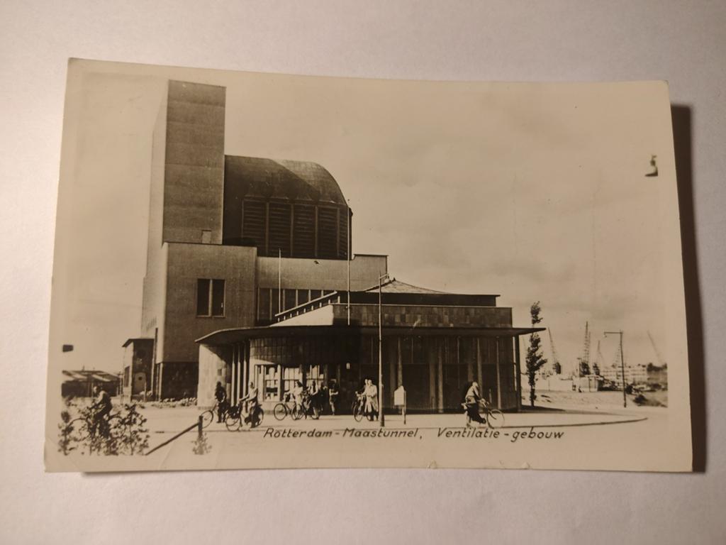 Rotterdam Maastunnel Ventilatie-gebouw, Verzamelen, Ophalen of Verzenden, Zuid-Holland