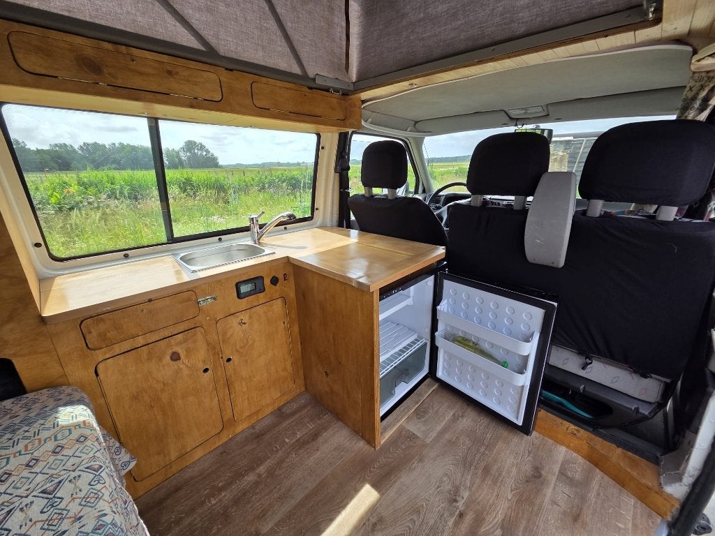 Verlengde VW T4 Camper (LWB) 2.5 TDI met hefdak in topstaat, Buscamper of Camperbus, Hefdak, Volkswagen, Tot en met 2