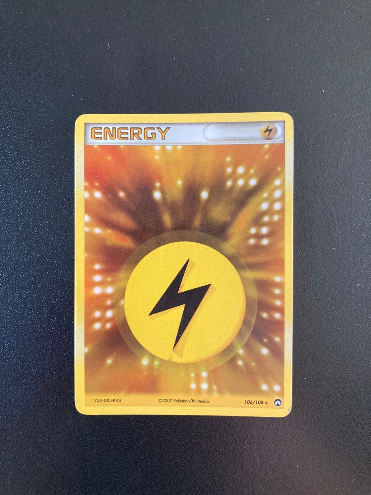 Pokemon kaart Lightning Energy Holo, Ophalen of Verzenden, Zo goed als nieuw