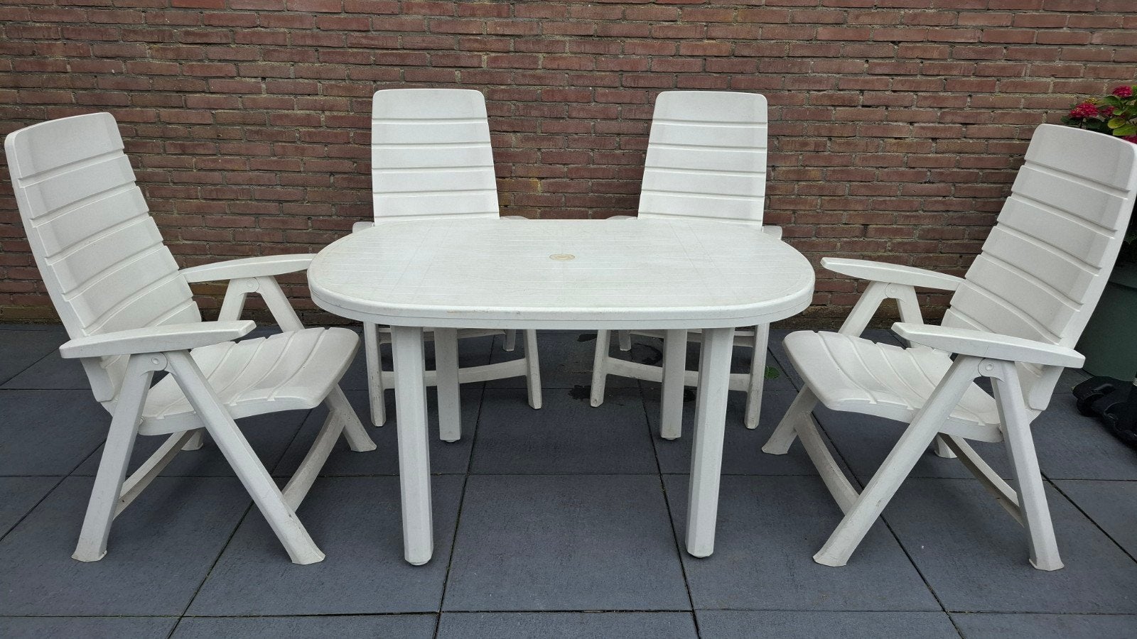 Tuinset, Ophalen, 4 zitplaatsen, Kunststof, Gebruikt