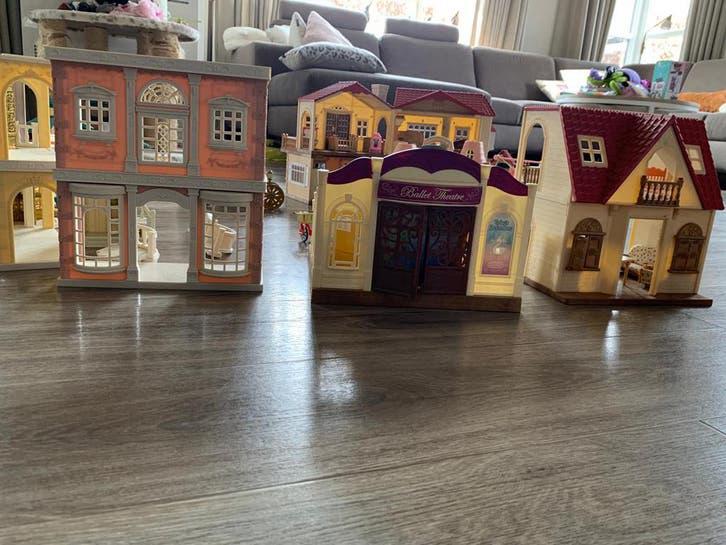 Sylvanian dorp, Ophalen, Poppenhuis