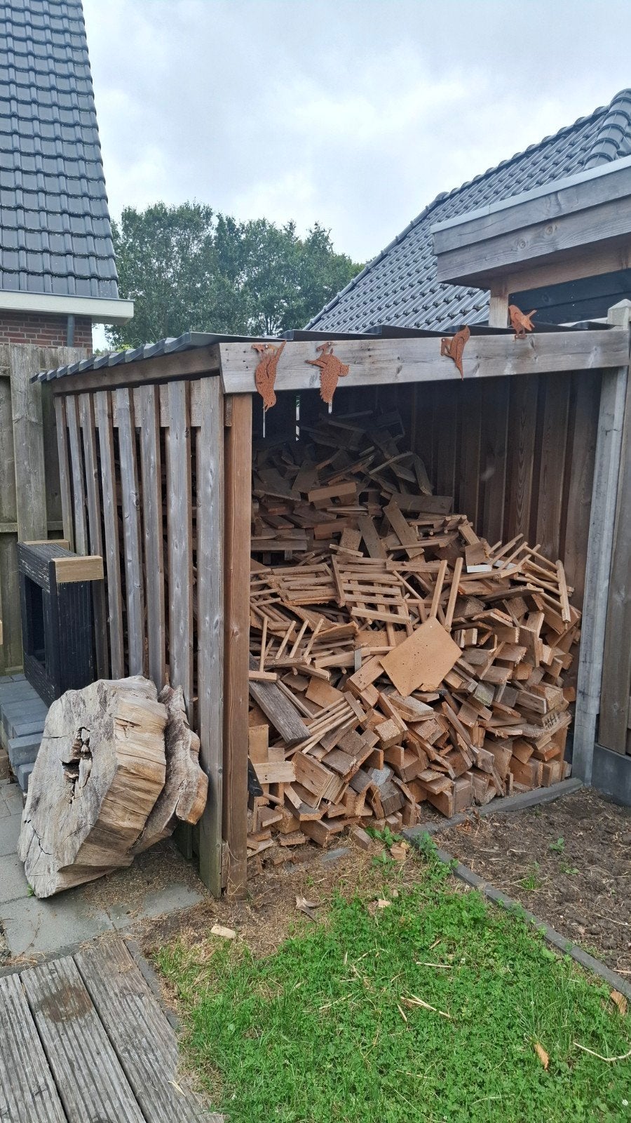 voornamelijk pallet brandhout circa 3 kuub, Tuin en Terras, Haardhout, 3 tot 6 m³, Ophalen, Overige houtsoorten
