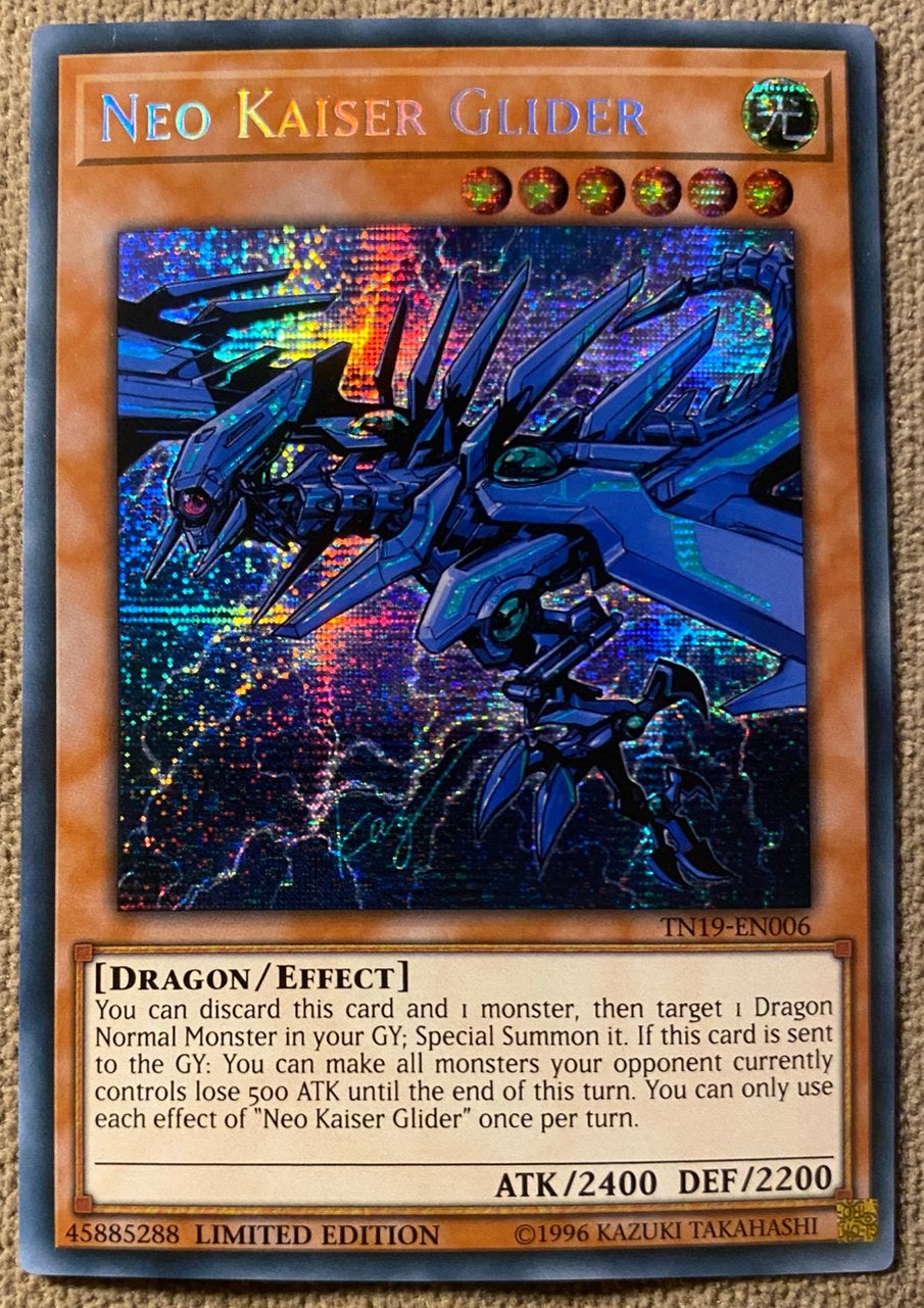 Yu-Gi-Oh! Neo Kaiser Glider TN19 Limited Promo !, Hobby en Vrije tijd, Ophalen of Verzenden, Zo goed als nieuw, Losse kaart, Foil