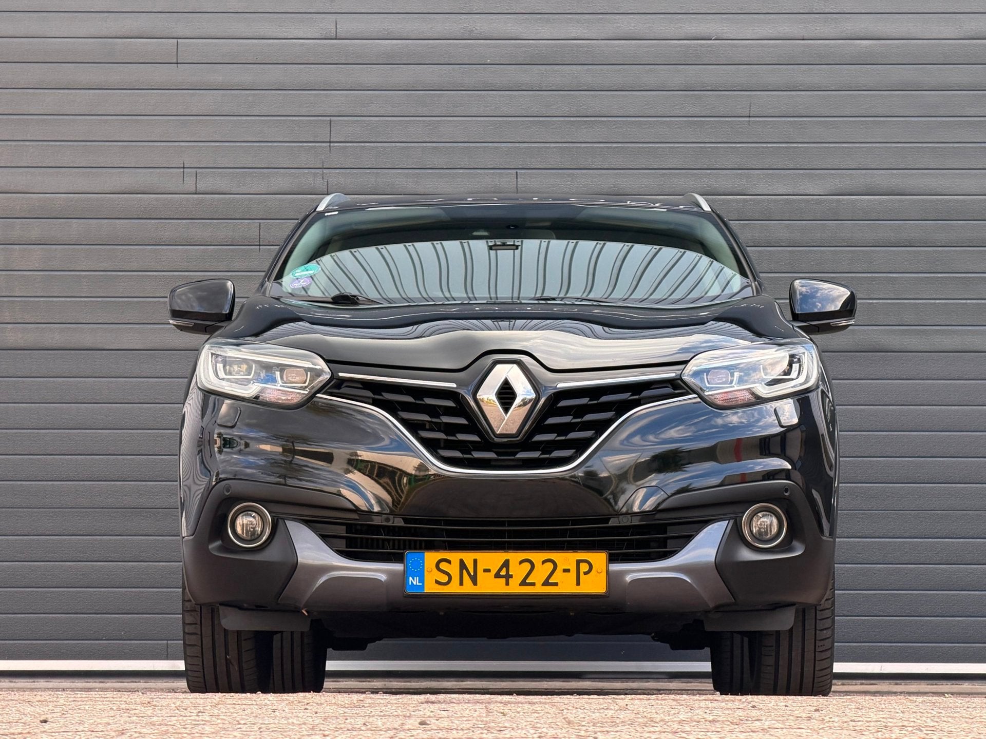 Renault Kadjar 1.6 TCe Bose|CAMERA|STOELVERWARMING|19", Voorwielaandrijving, 4 cilinders, Leder en Stof, Handgeschakeld
