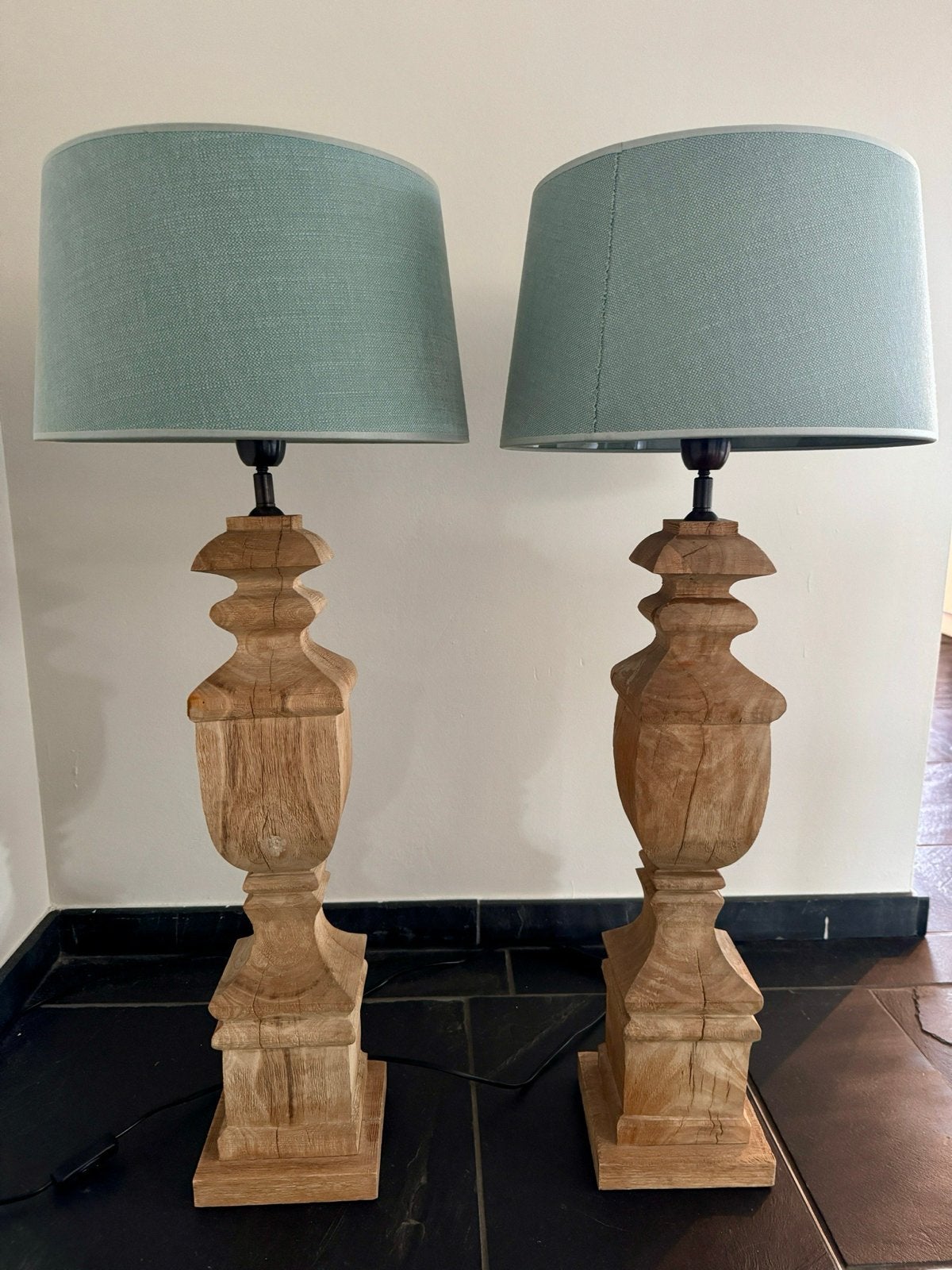Teakhouten lampenstandaard (2x) met kap, 87 cm hoog, Huis en Inrichting, Lampen | Tafellampen, Gebruikt, Hout, E27 (groot), Met kap