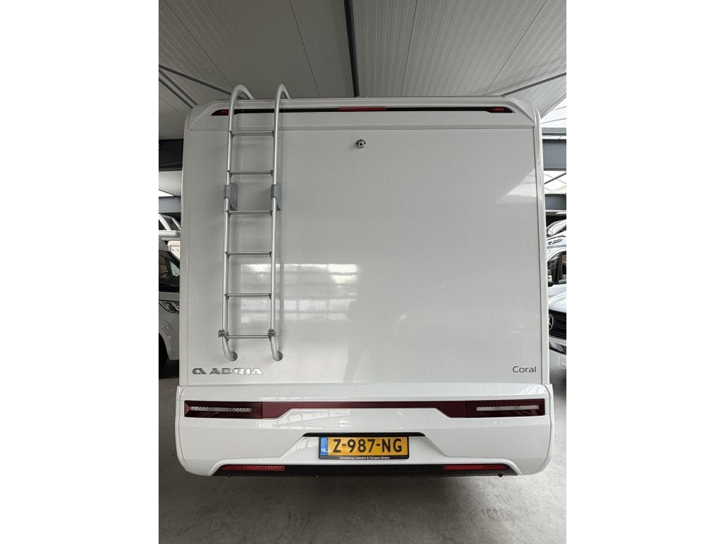 Adria Coral Plus 670 DL LEVEL/LITHIUM/OMVORMER, Automaat, ESP-stabiliteitscontrole, Ringverwarming, Fiat