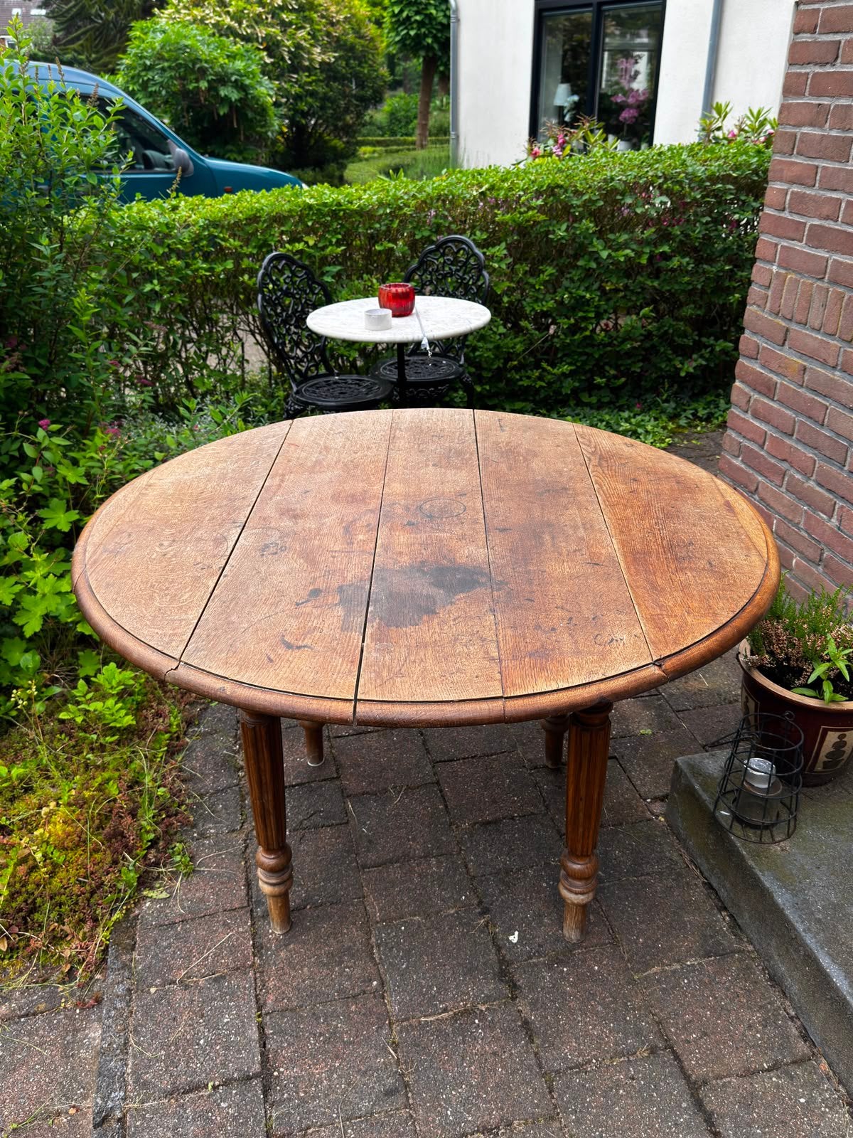 Oude, verweerde Franse tafel, hangoor, Ophalen