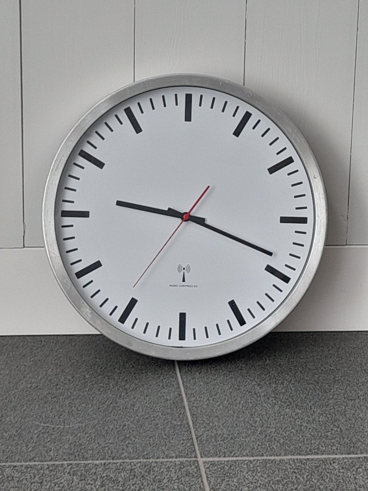 Klok, stationsklok, wandklok, radio controlled, 35,5 cm, Ophalen, Wit, Analoog, Radiogestuurd