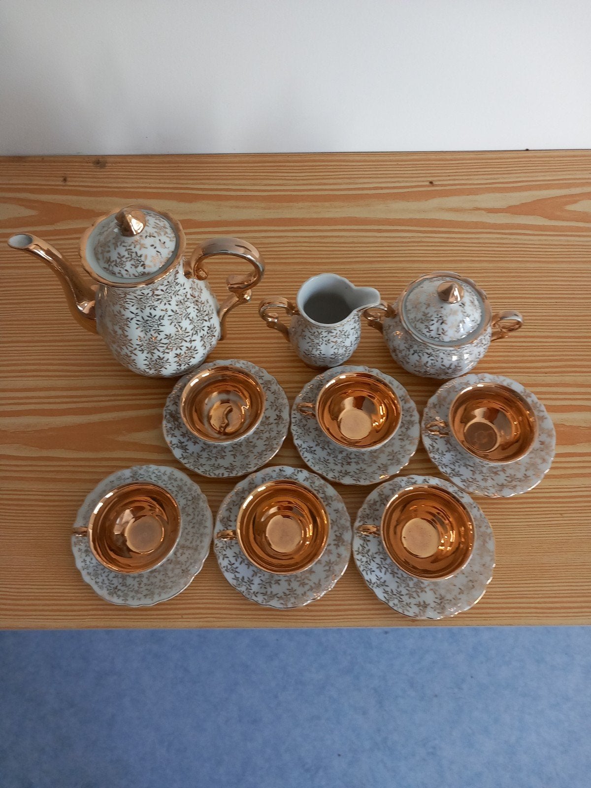 Vintage porseleinen theeservies met gouden details, Ophalen of Verzenden