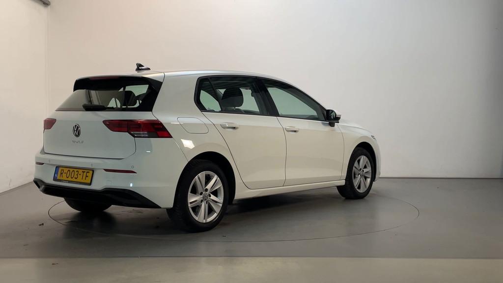Volkswagen Golf 1.0 TSI 110pk Life Business Alcantara Stoelv, Voorwielaandrijving, Gebruikt, Met garantie (alle), Wit