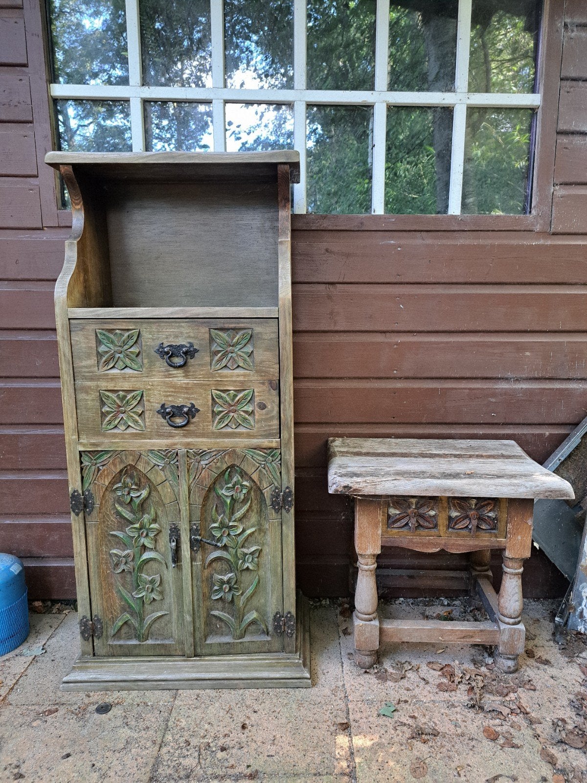 Kast en Tafel - Opknappers met Houtsnijwerk, Antiek en Kunst, Ophalen