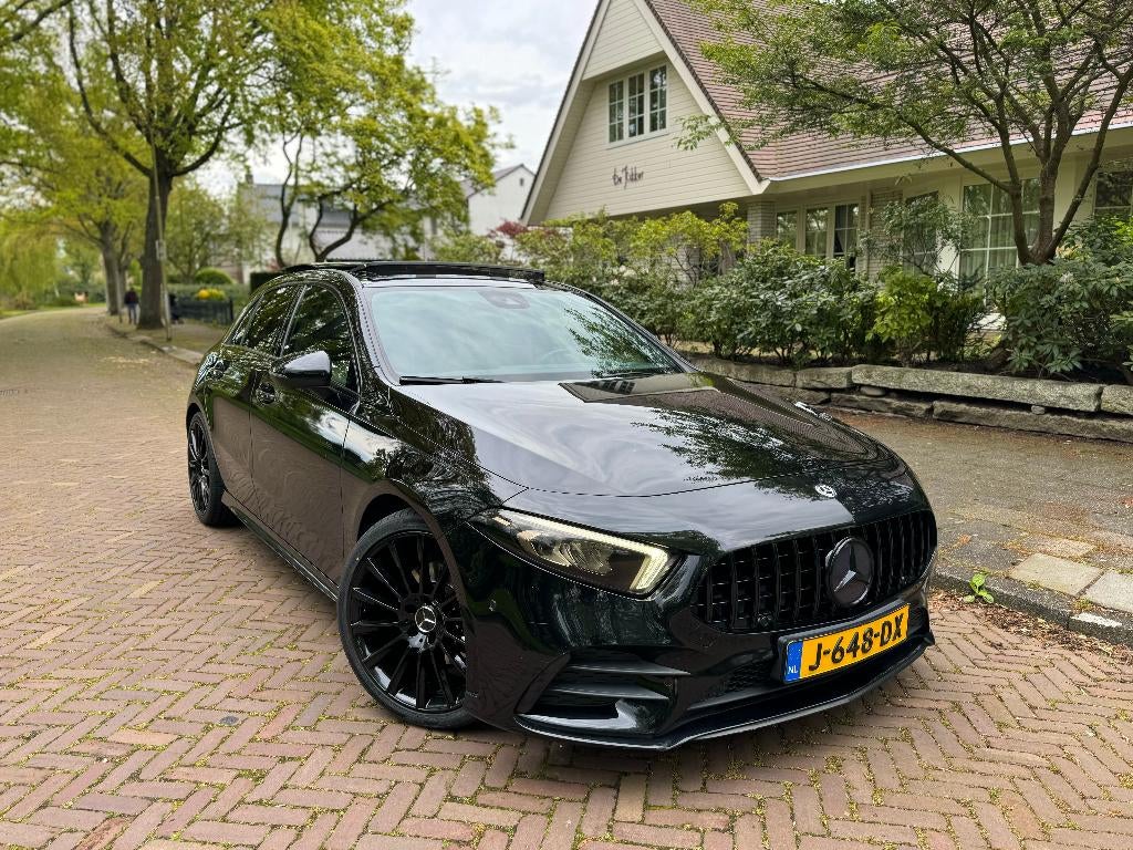 Mercedes-Benz A 200 AMG Line | 19 inch | PANO | Camera | LED, Auto's, Mercedes-Benz, 4 cilinders, USB, Particulier, 1600 kg