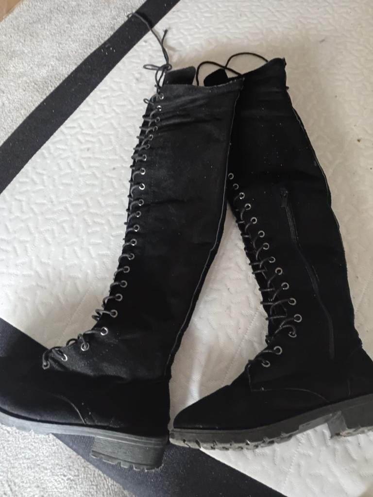 Zwarte Overknee Laarzen met Veters, Ophalen of Verzenden, Zo goed als nieuw, Zwart, Hoge laarzen