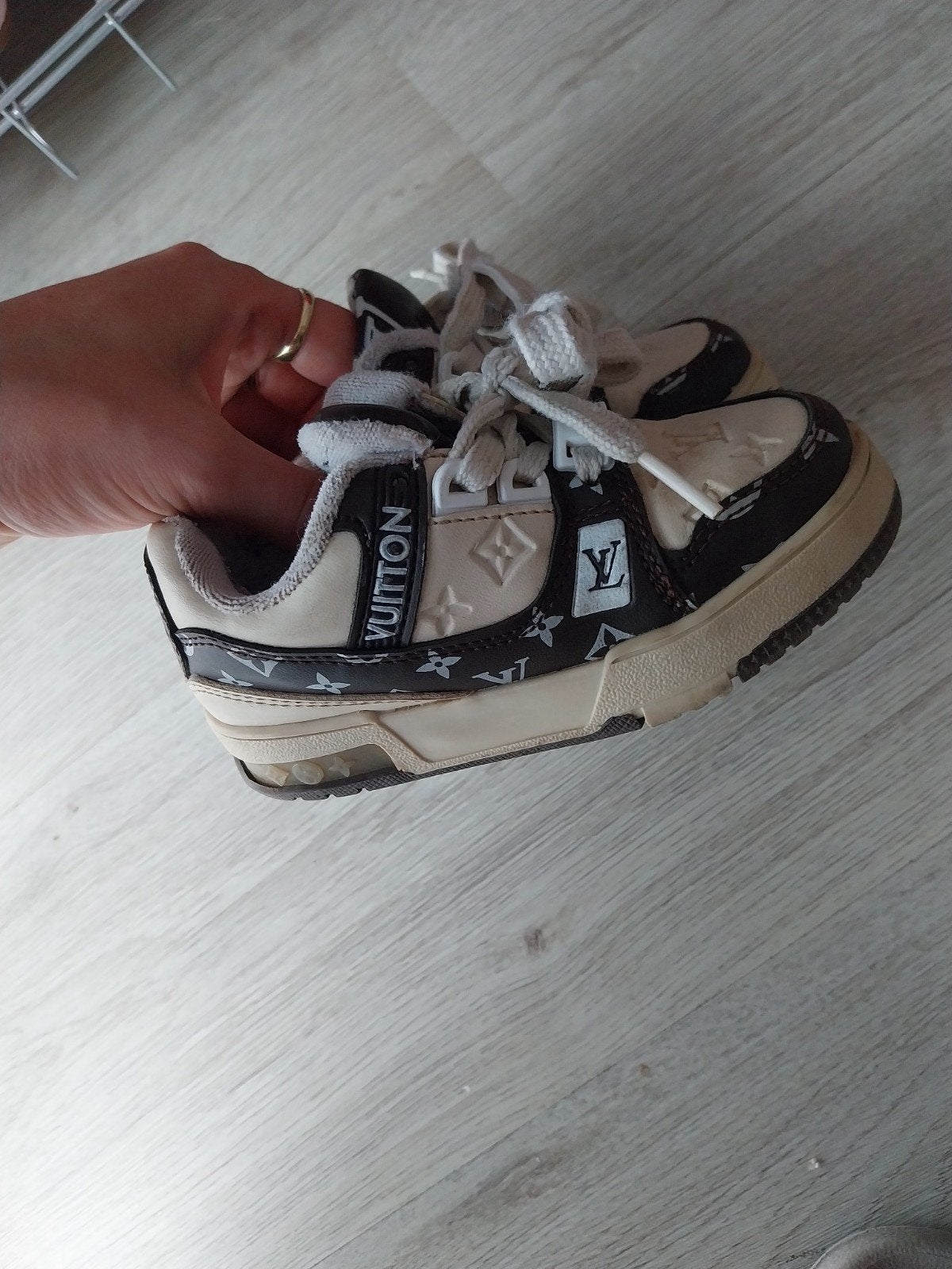 Leuke LV schoenen voor meisje - Maat 25, Gebruikt, Meisje, Schoenen, Ophalen of Verzenden