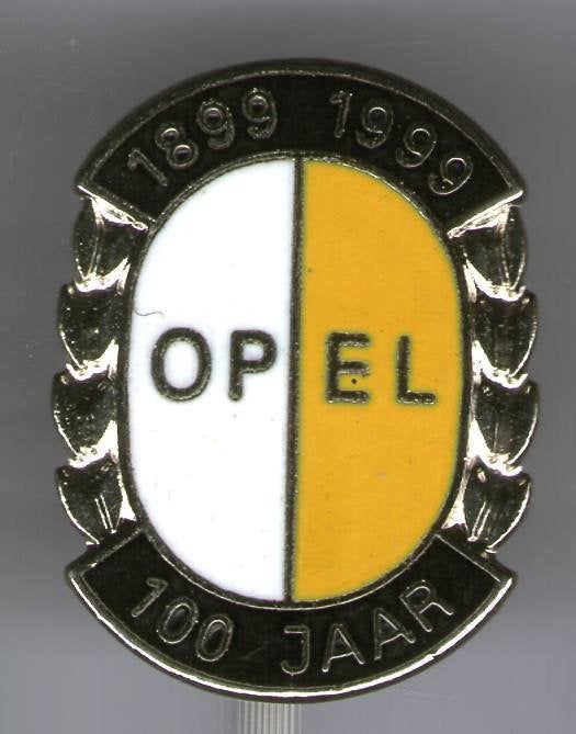 Opel 100 jaar geel/wit email zilverkl auto speldje ( C_116), Verzamelen, Speldjes, Pins en Buttons, Ophalen of Verzenden, Zo goed als nieuw