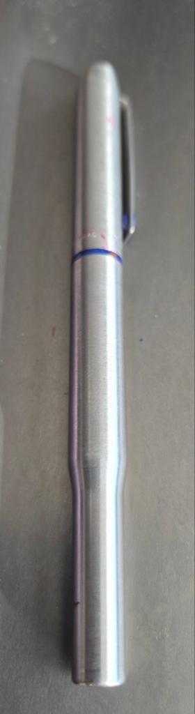 Parker Fineliner Pen - Geborsteld Metaal met Blauw Accent, Verzamelen, Pennenverzamelingen, Ophalen of Verzenden, Gebruikt, Fineliner